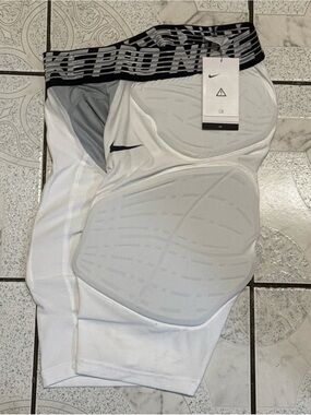 New Nike Pro Hyperstrong Basketball Padded Shorts Men’s Size L-Tall 881966-100